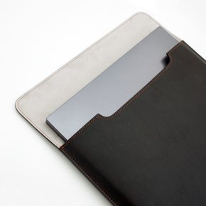 슬림핏 가죽 노트북 파우치 15.6인치 고급가방 가죽 스웨이드 블랙