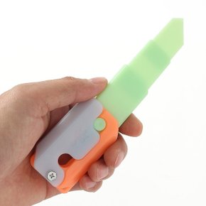 마이픽 3D 3단 토이 나이프(야광) 피젯 당근칼 3d 중력 장난감 스피너 토이칼