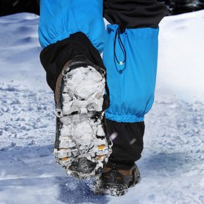 미끄러운 겨울 산행길 안전 필수품 아이젠 신발 등산신발 미끄럼방지 스패츠 산행 남여공용 빙산