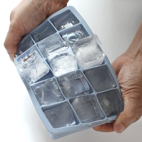 실리콘 큐브 각얼음 아이스 트레이 15구 얼음틀 블루