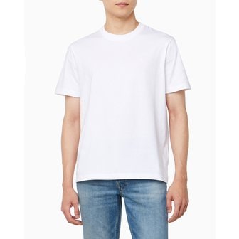 Calvin Klein Jeans 남성 레귤러핏 CKJ 백로고 그래픽 반팔 티셔츠(4RAB808)