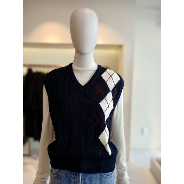 [여주점] 씨씨콜렉트 브이넥아가일패턴베스트 E261ksb111