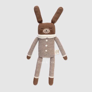 슈슈앤크라 [MAIN SAUVAGE] 라지 버니 니트인형 - 오트밀 점프슈트(42cm) ㅡ 오트밀