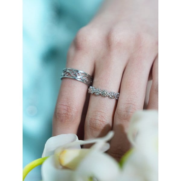 Oneir Vine Ring