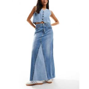 5255367 Levis iconic long contrast denim skirt in mid blue