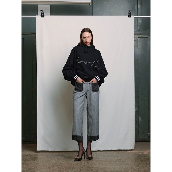 BLACK REVERSE PATCH POCKET DENIM PANTS