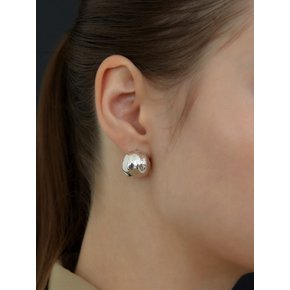 Hammer ball earring