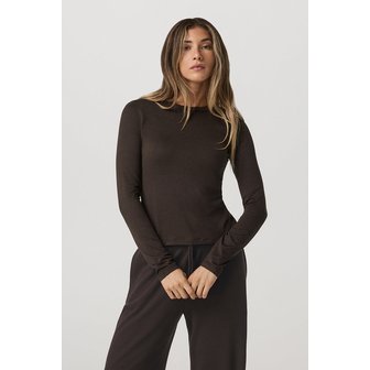 뷰오리 [여성] 긴팔 헤일로 에센셜 크루 티_다크 브라운 VR26121055000
