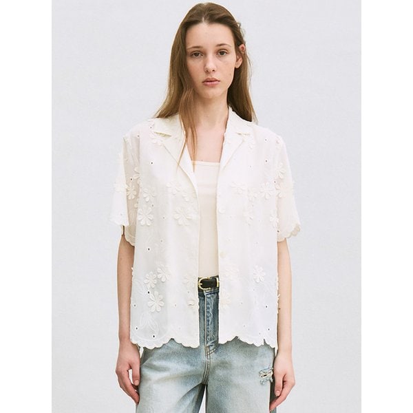 floral open-collar shirt (ivory)