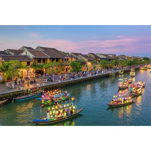 https://media.eoding.com/media/travelagent/205/imagecontent/호이안올드타운1-리사이징.jpg