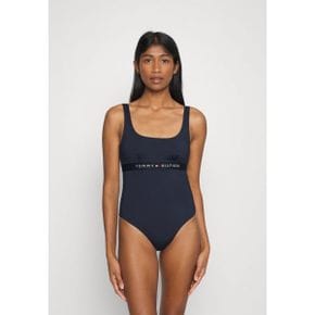 4434943 Tommy Hilfiger ONE PIECE - Swimsuit desert sky