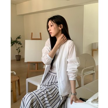 헤지스레이디스 [25SS]경량 코튼 혼방 시어서커 하이넥 숏 점퍼 (HSJU-5B303)
