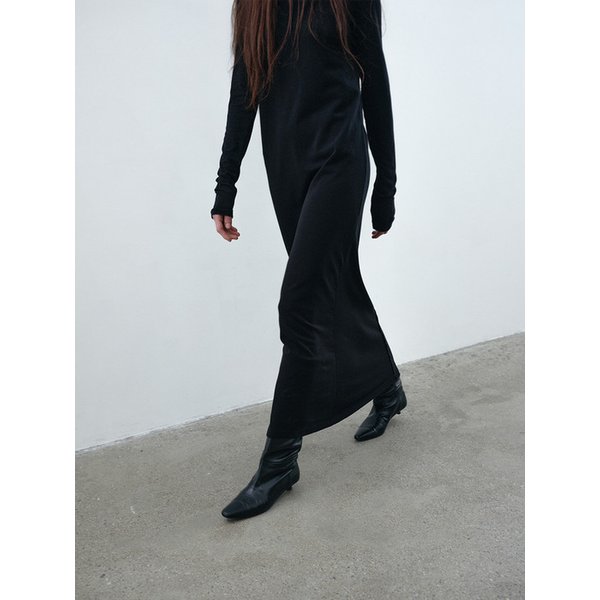 JERSEY MAXI DRESS IN BLACK