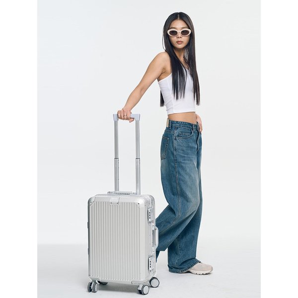 여행용 캐리어 솔리드 20인치 메탈실버 기내용
