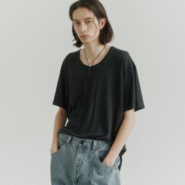 노이어 실크 블렌디드 U넥 하프 티셔츠 (블랙)