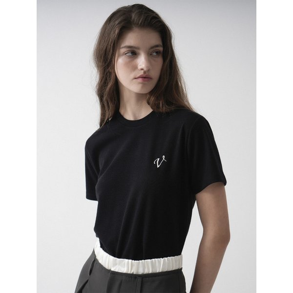 V Logo Needlework T-shirt (Black)