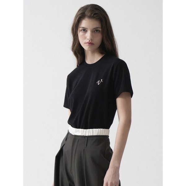 V Logo Needlework T-shirt (Black)