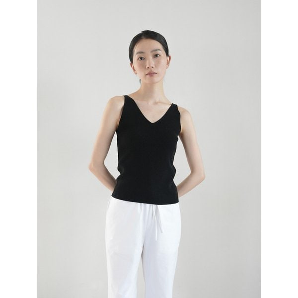 V-neck sleeveless knit (Black)