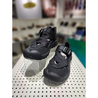 KEEN [여주점] [9to6 에디터K 픽][후드제라 샌들] 블랙 남여공용 샌들_KNSO5E130BK