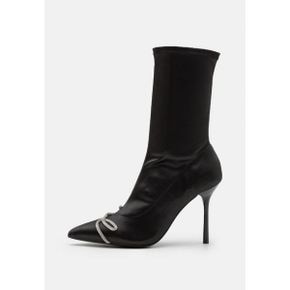 4060116 KARL LAGERFELD SARABANDE SIGNIA STRETCH BOOT - High heeled ankle boots black