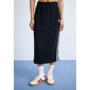 4754283 adidas SEAMLESS KNIT - Pencil skirt black