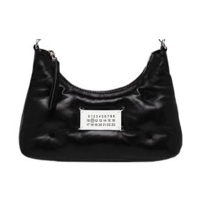270124 MAISON MARGIELA 26 마이크로 글램 슬램 호보백 (SB1WG0021 P4300 T8013)