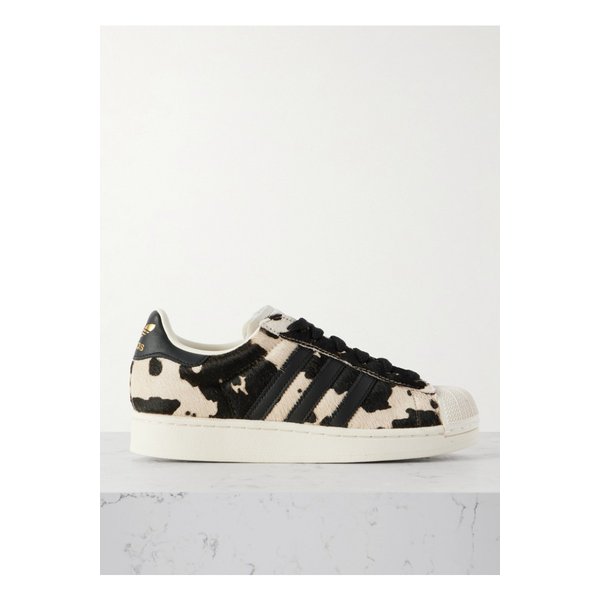 슈퍼스타 Ii 가죽 트리밍 포니 헤어 스니커즈 크림 46376663162926203