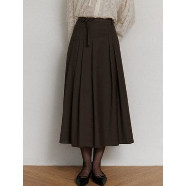 ourcomos comos 1189 unbalance tuck flared skirt (brown)