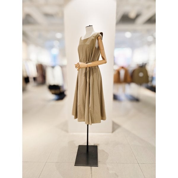 [파주점] [더아이잗컬렉션]하이웨스트 셔링 슬리브리스 원피스 CR4A0OP151