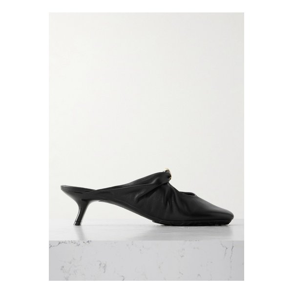 페블 장식 컷아웃 가죽 뮬 블랙 46376663162858882