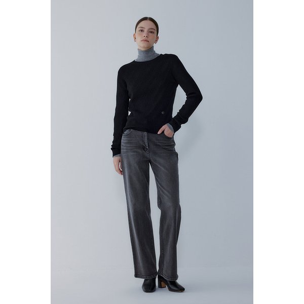 슬림 핏 리브드 니트 풀오버 7155450700199