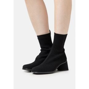 3692656 Camper KIARA - Classic ankle boots black