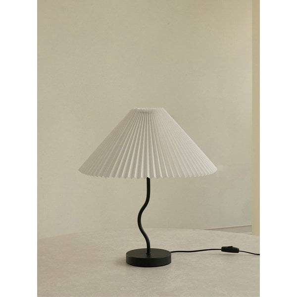 Pleated Stand Lamp (2 colors)