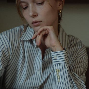 노운베러 Better embroidery stripe cotton shirt_Ivory