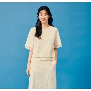 JJ지고트 시스루 배색 백 버튼 블라우스 GP5A0BLJ21