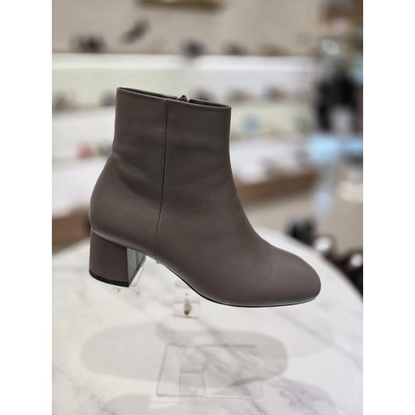[시흥점] 여성 베이직 스퀘어토 앵클부츠 (FLB404)