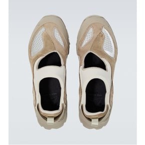 Sandal 스웨이드 트레일 러닝 슈즈 P00753750