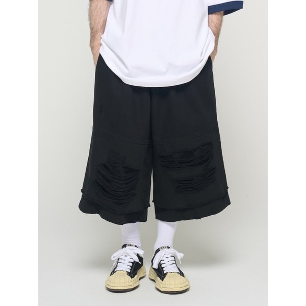 BERMUDA DESTROYED PANTS (BLACK)
