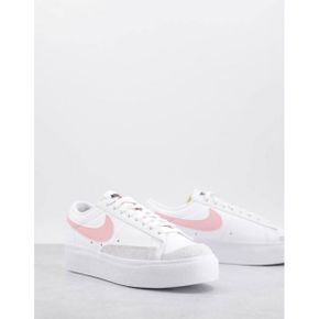 4490462 Nike Blazer Low Platform sneakers in white and pink