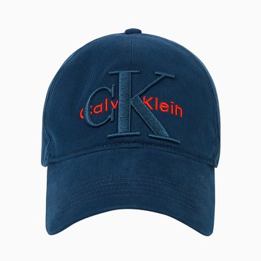 Calvin Klein Jeans ACC 공용  라지 레이어드 모노그램 자수 로고 볼캡(4D5039G-D1M)