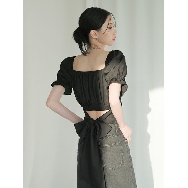 BACK RIBBON SQUARE Short-sleeve BLOUSE BLACK
