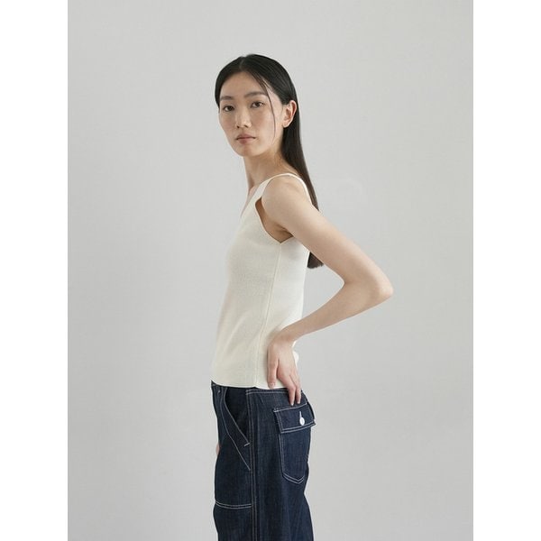 V-neck sleeveless knit (Ivory)
