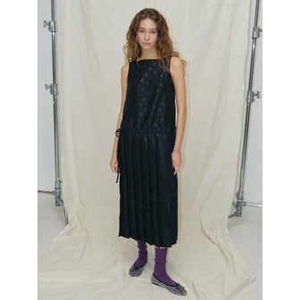 mais BIG DOT PLEATED MAXI DRESS / BLACK