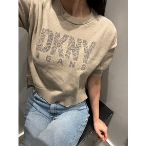 DKNY 여성 핫픽스 큐빅 로고 사이드 슬릿 반팔 니트 스웨터