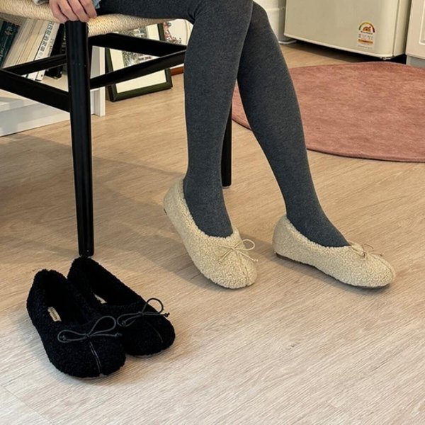 [옷자락] 여성 귀여운 뽀글이 퍼 리본 스티치라인 플랫