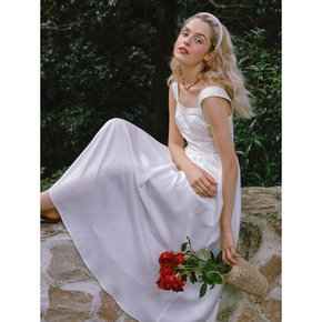 Drop bride white silky long dress