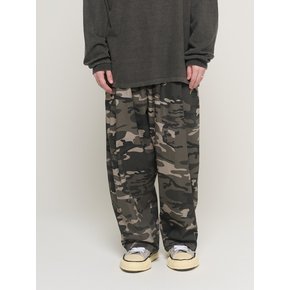 CAMO RANDOM PATTERN LOOP BALLOON PANTS (BLACK)