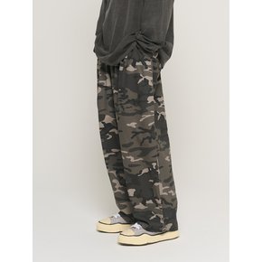CAMO RANDOM PATTERN LOOP BALLOON PANTS (BLACK)