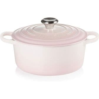  영국 르쿠르제 무쇠냄비 Le Creuset Cocotte Cast Iron Round Casserole 24cm - Shell Pink 1632