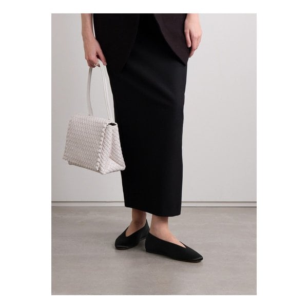 르 몽드 베릴 리젠시 그로그랭 트리밍 새틴 발레리나 플랫 1647597333905536